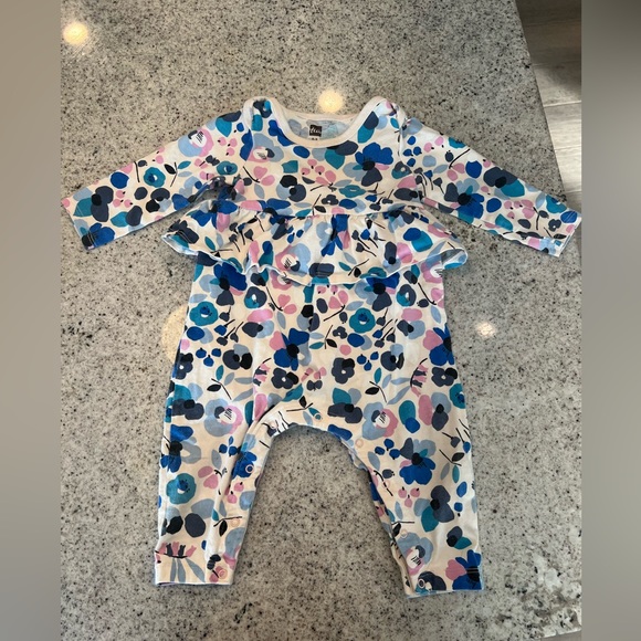 Tea Collection Other - Tea Collection Baby Girl Romper 6-9 Months